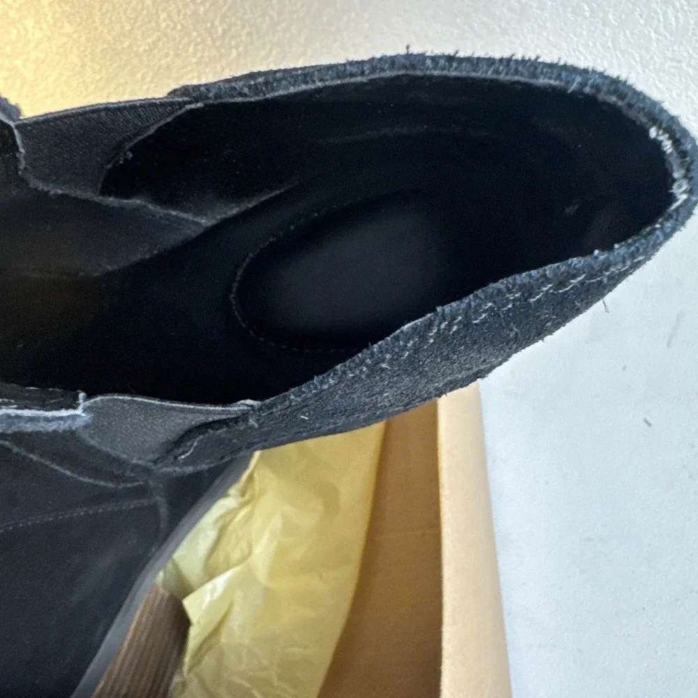 Me Too ZASPER-DSW Black Suede Ankle Bootie Women Size 10M Block Heel Almond Toe